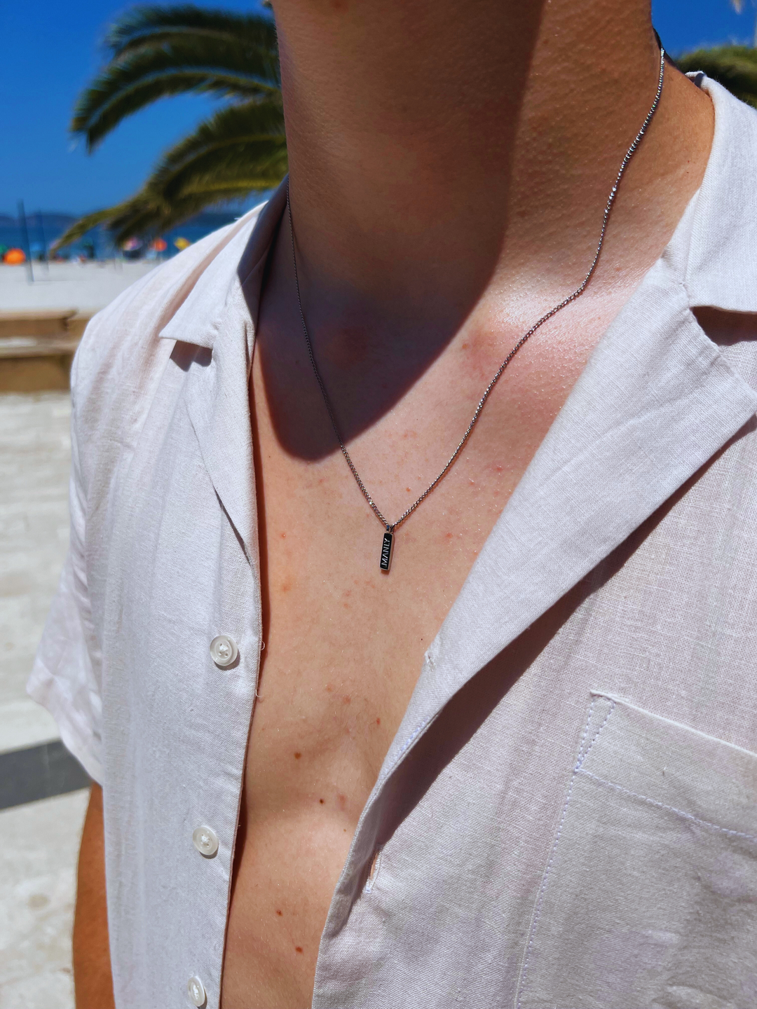 Minimal Pendant Necklace